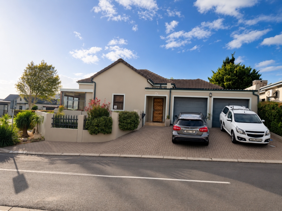 To Let 3 Bedroom Property for Rent in Burgundy Estate Western Cape